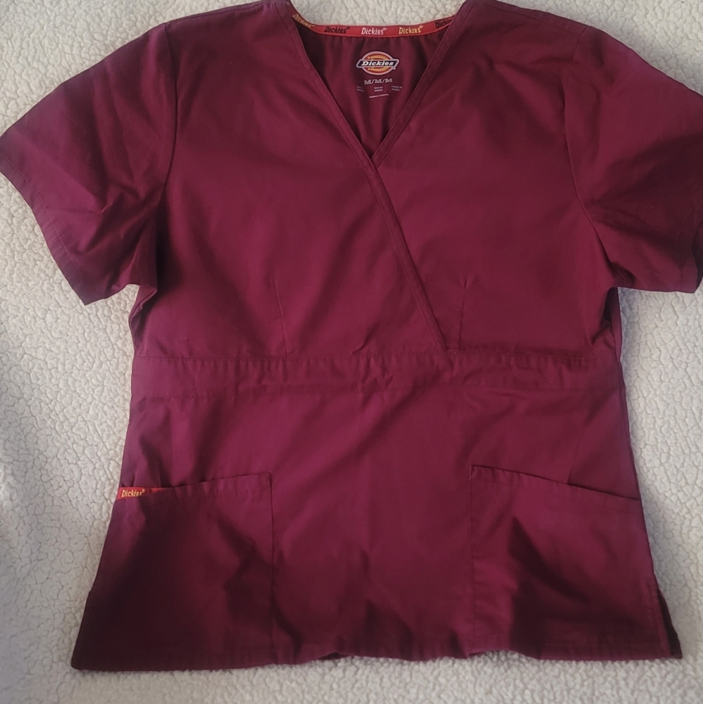 NWOT Womens dickies scrub top
